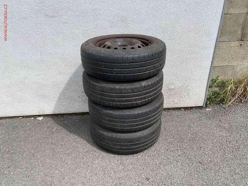 Hyundai ix20 (2013) 1.4i, AC, +kola - fotka 15 z 15