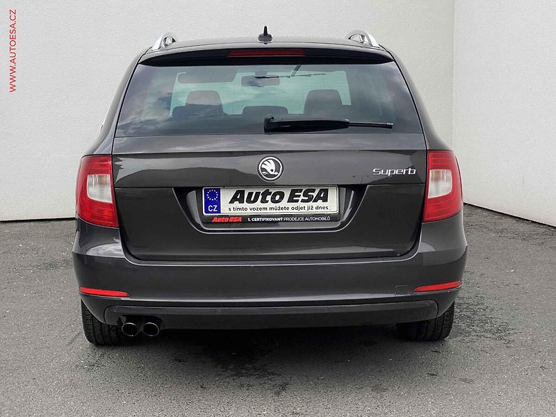 Škoda Superb (2010) 2.0TDi, DSG, xenon, park - fotka 5 z 19