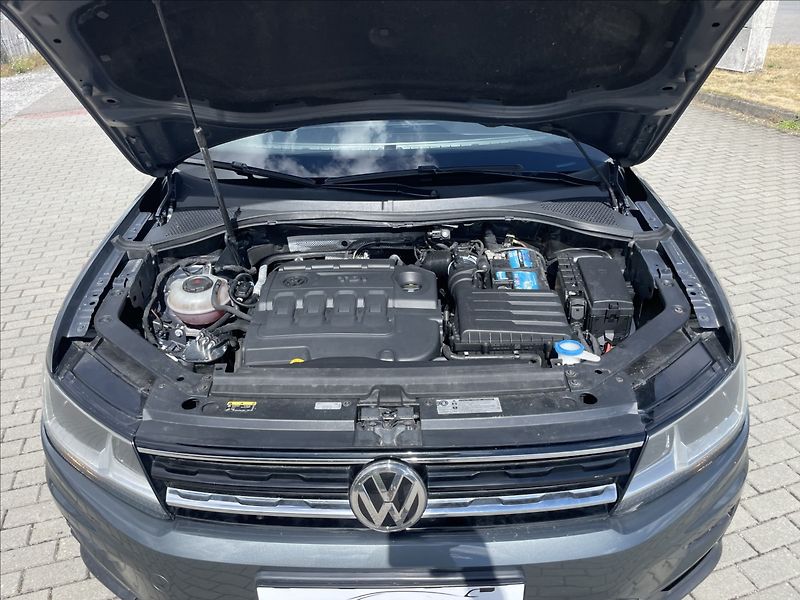 Volkswagen Tiguan 2,0 TDi 110kw DSG 4-matic bez - fotka 30 z 43