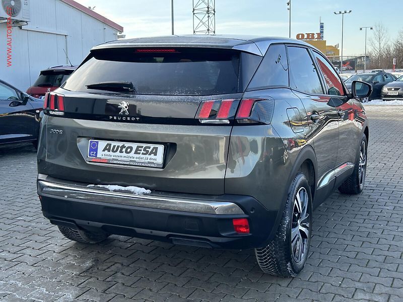 Peugeot 3008 (2018) 1.2 PT, Allure, AT, navi - fotka 4 z 24
