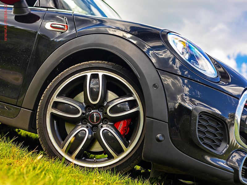 Mini Cooper (2016) 2.0i JCW, ČR, AT, LED, navi - fotka 10 z 23