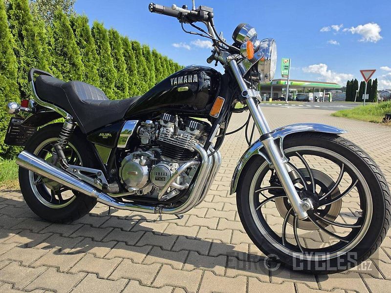 Yamaha XJ 550 (1981) Maxim - fotka 1 z 14