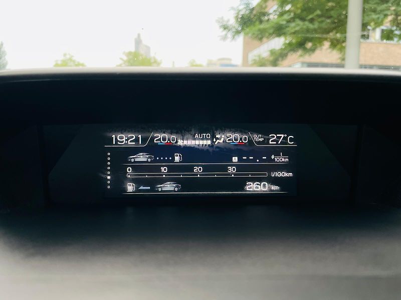 Subaru Impreza 2.0 4x4 AUT EXCLUSIVE SERVISKA - fotka 36 z 47
