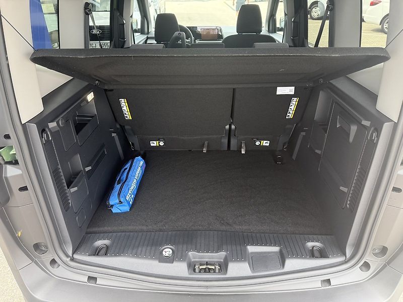 Ford Tourneo Courier (2026) Titanium, Tourneo, 1.0 EcoBoos - fotka 15 z 16