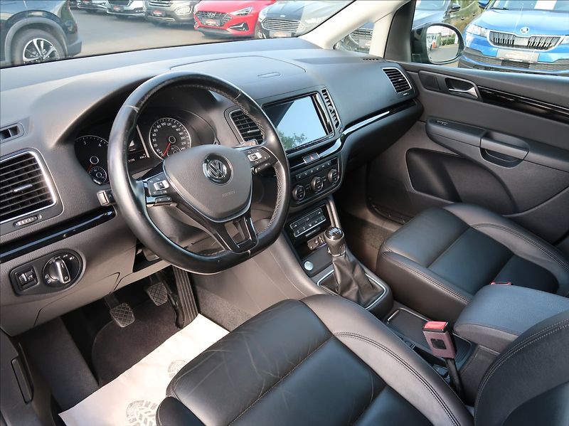Volkswagen Sharan 2,0 TDi,110kW,7míst,tažné - fotka 9 z 32