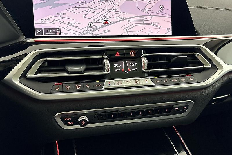 BMW X7 xDrive30d - fotka 21 z 28