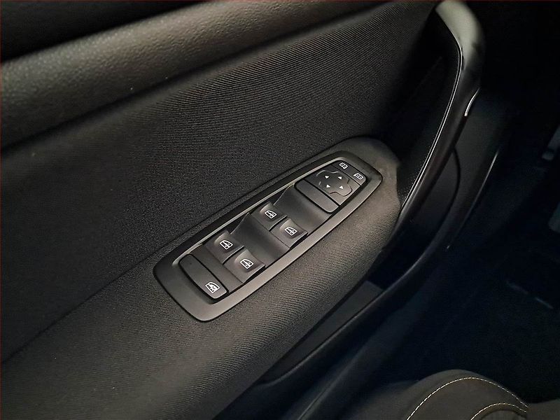 Renault Mégane (2018) 1.6 SCe, Xenony, Tempomat - fotka 16 z 17