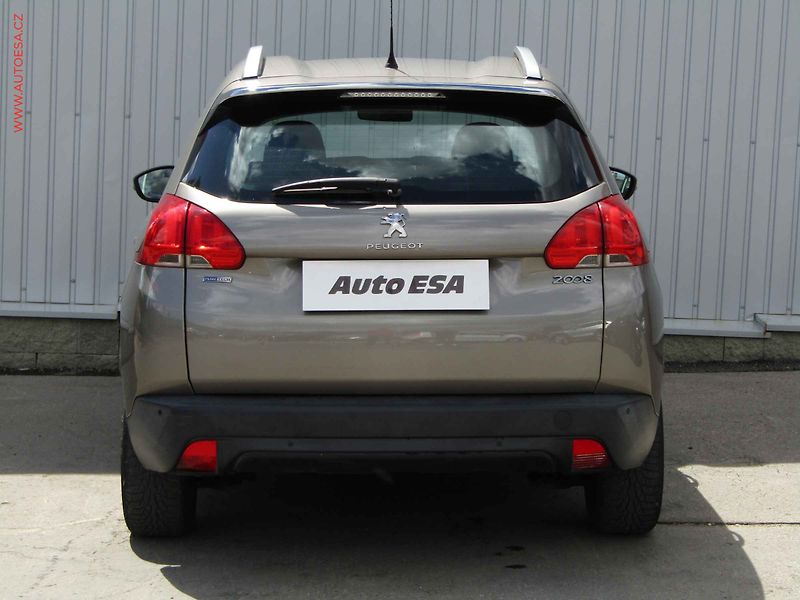 Peugeot 2008 (2016) 1.2 PT, ČR, AC, tempo, park - fotka 5 z 19