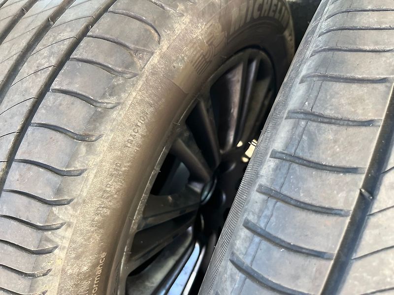 Ford Kuga 1.6, 134kW, Automat, 4x4 Titan - fotka 18 z 24