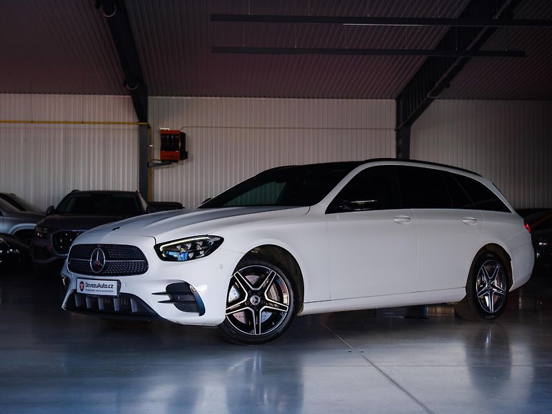 Mercedes-Benz Třídy E 300de 4MATIC AMG Line, DPH - fotka 2 z 34