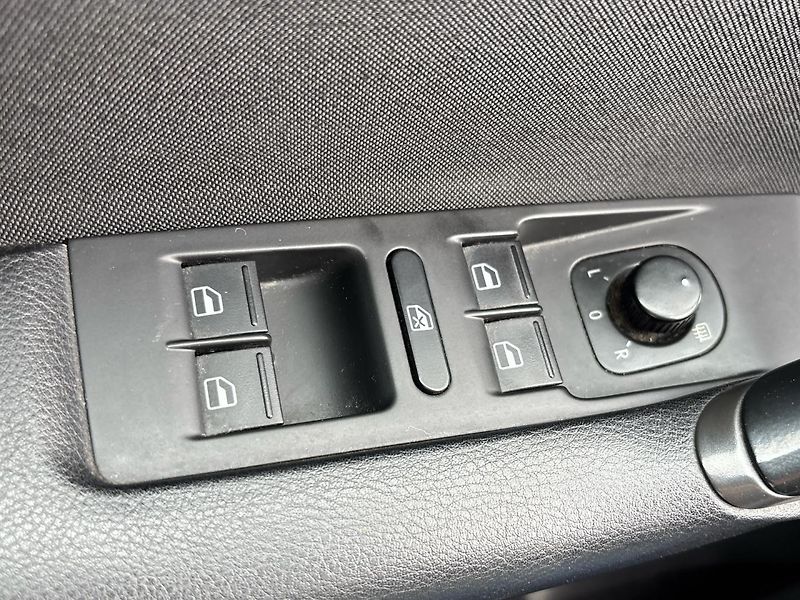 Volkswagen Passat DSG COMFORTLINE - fotka 21 z 26