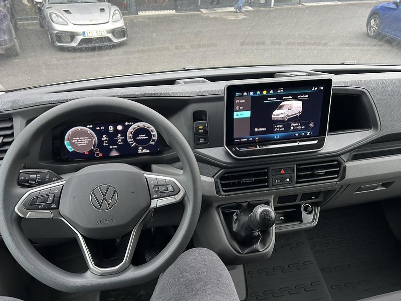 Volkswagen Crafter skříň 35 103kW 6G FWD SR - fotka 16 z 21