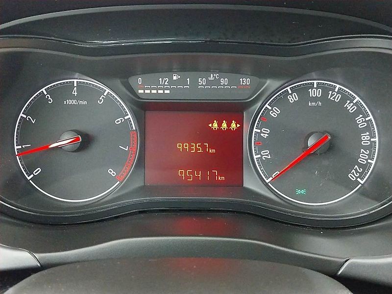 Opel Corsa (2016) 1.4, ČR,1.maj, Tempomat - fotka 11 z 16