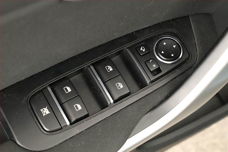 Kia Ceed (2025) 1.5 T-GDI, TOP, DPH, KEYLESS - fotka 9 z 20