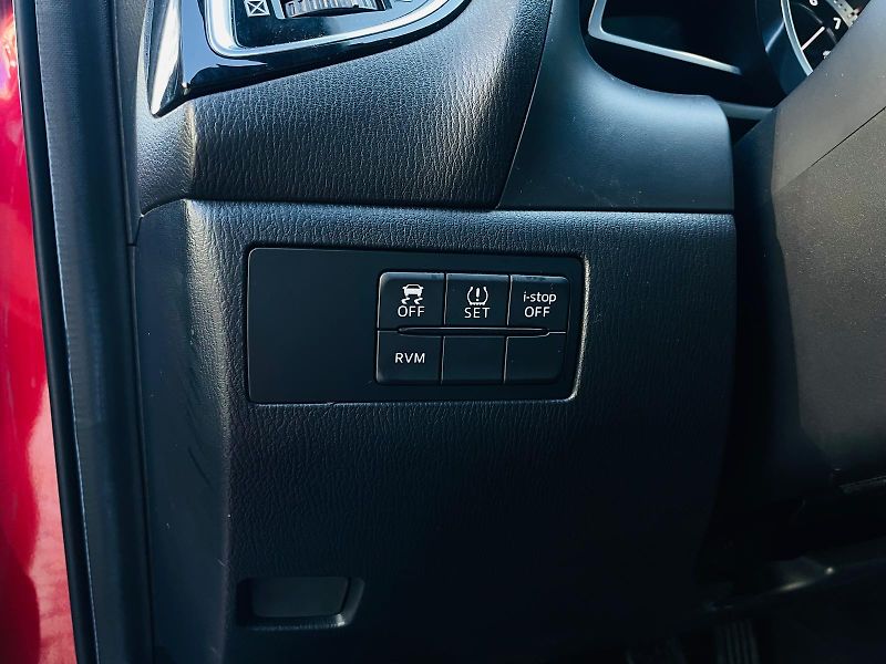 Mazda 3 2.0i MANUÁL LED KAMERA VÝHŘEV - fotka 39 z 48