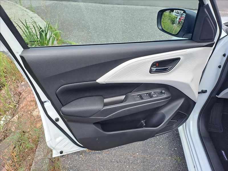 Suzuki Swift 1,2 PREMIUM HYBRID MY26 - fotka 8 z 20