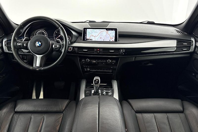 BMW X5 xDrive30d - fotka 16 z 26