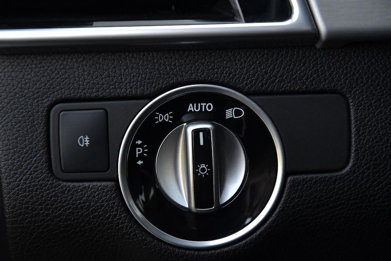 Mercedes-Benz GLE 350 d 4MATIC FACE,NAVI,LED,ČR - fotka 12 z 51