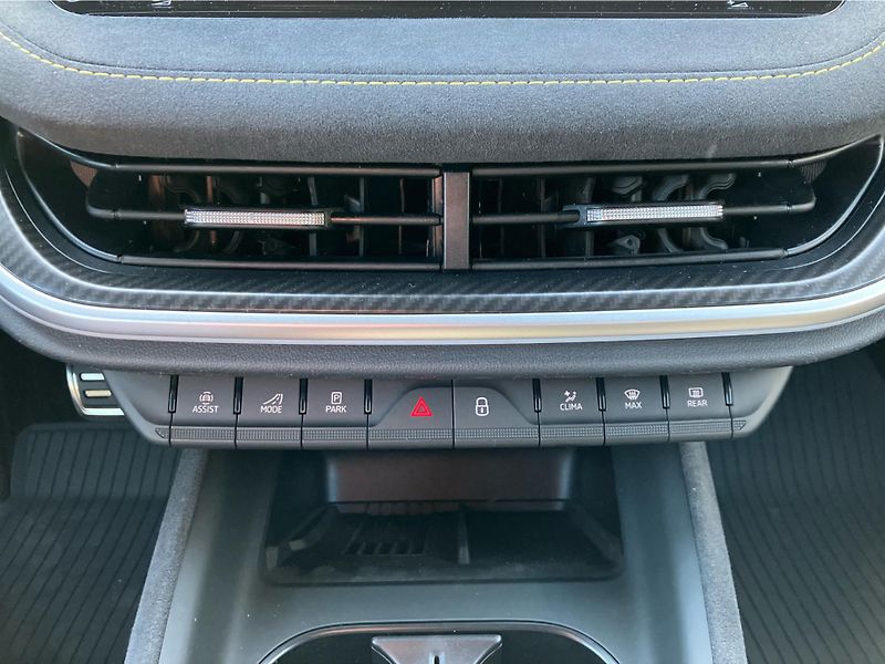 Škoda Elroq 85x vRS 250 kW 84 kWh - fotka 22 z 30
