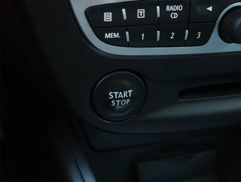 Renault Mégane (2011) 1.6 16V, Tempomat - fotka 18 z 19
