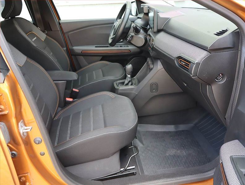 Dacia Sandero (2021) 1.0 TCe, Automat, Serv.kniha - fotka 9 z 18