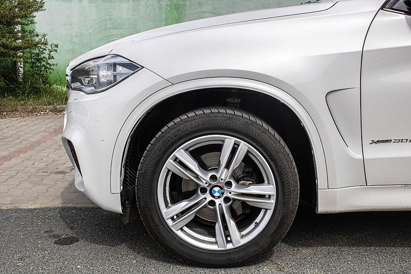BMW X5 - fotka 10 z 42