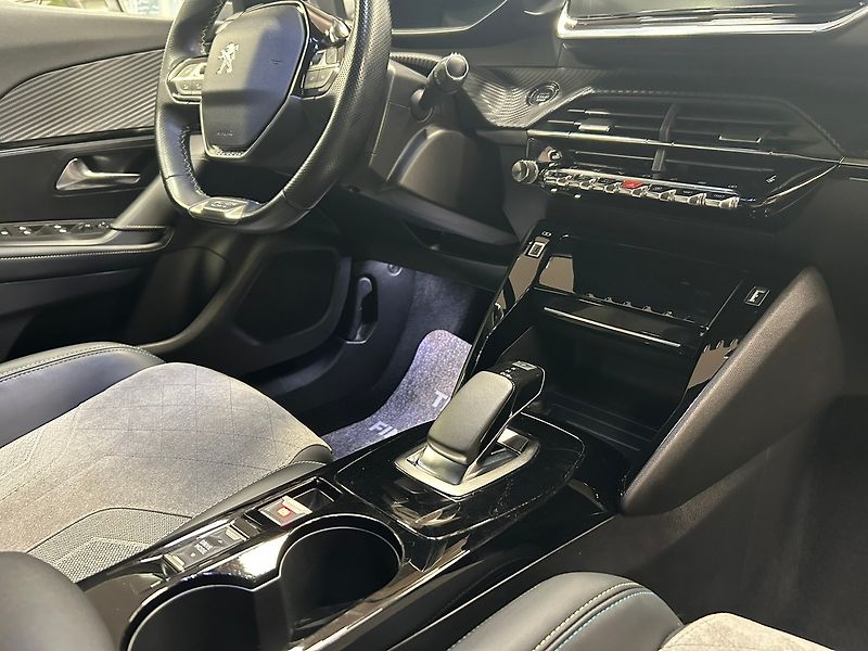 Peugeot 2008 (2021) SoH 89% GT 50kWh | Záruka - fotka 34 z 66