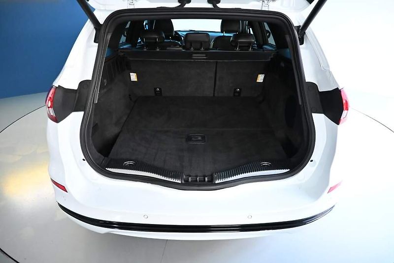 Ford Mondeo (2022) 2.0 ST-LINE LED SONY ACC Tažné - fotka 8 z 43