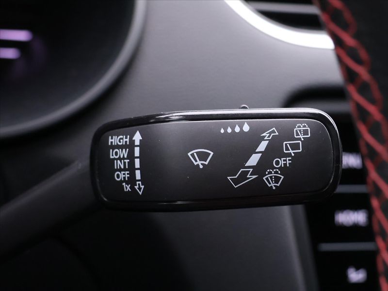 Škoda Octavia 2,0 TDI RS 4x4 DSG Virtual LED - fotka 21 z 43