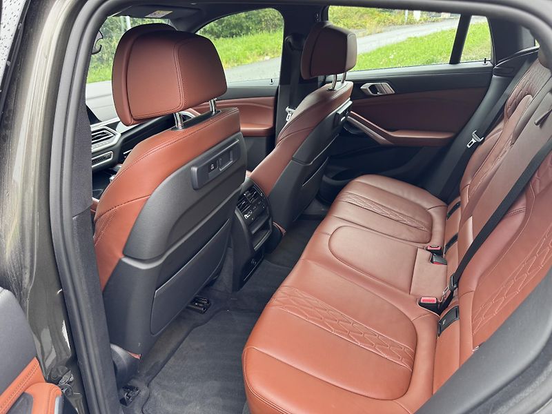 BMW X6 (2021) Bmw x6 40d - fotka 11 z 21