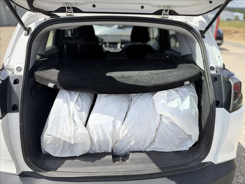 Opel Crossland 1,2 i 39tKm 1.MAJITEL ČR - fotka 23 z 27