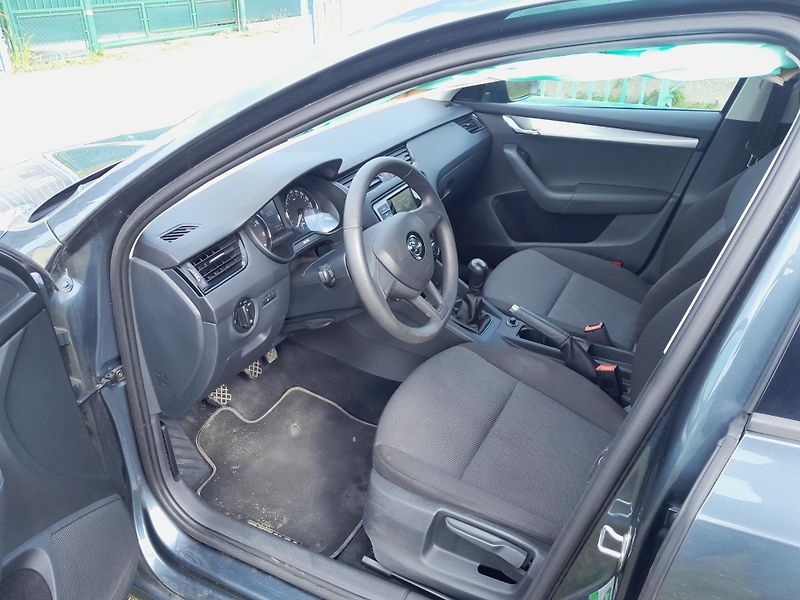 Škoda Octavia (2016) 1,2 TSI Serviska 2x klíč - fotka 11 z 17