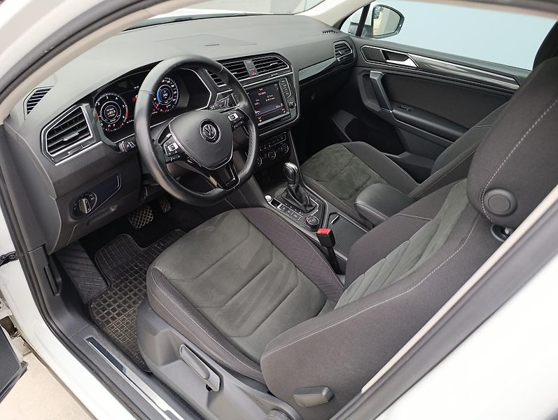 Volkswagen Tiguan 2.0TDI DSG 4M HIGHLINE ČR - fotka 10 z 35