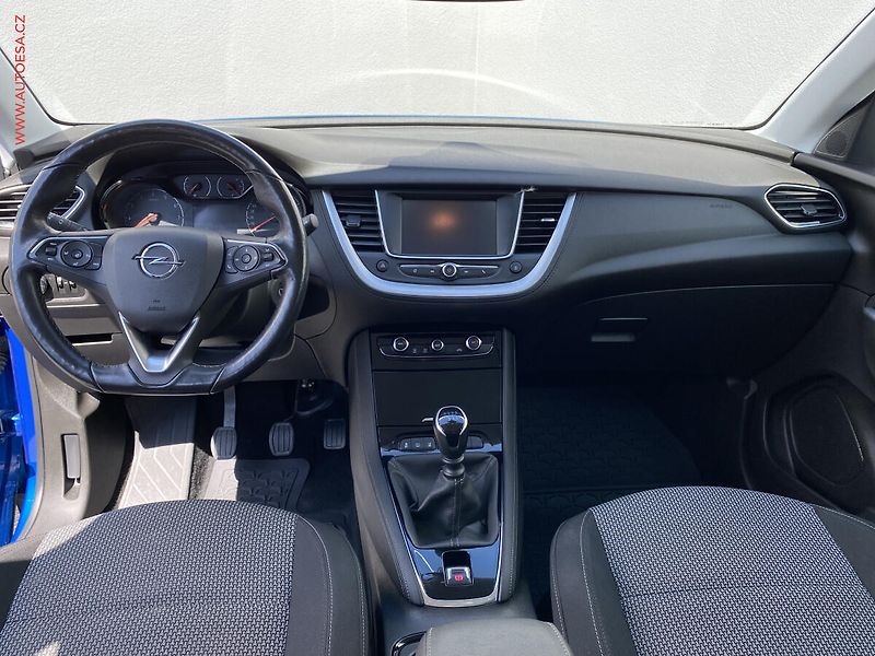 Opel Grandland X (2021) 1.2 T, 1.maj,ČR, Edition - fotka 8 z 19