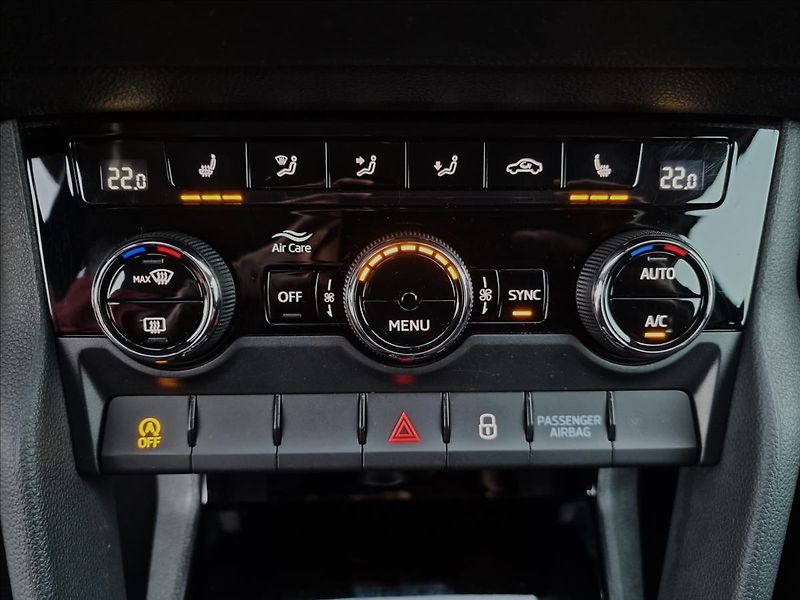 Škoda Karoq 2.0 TDI 110kW 4x4 DSG Style - fotka 32 z 50