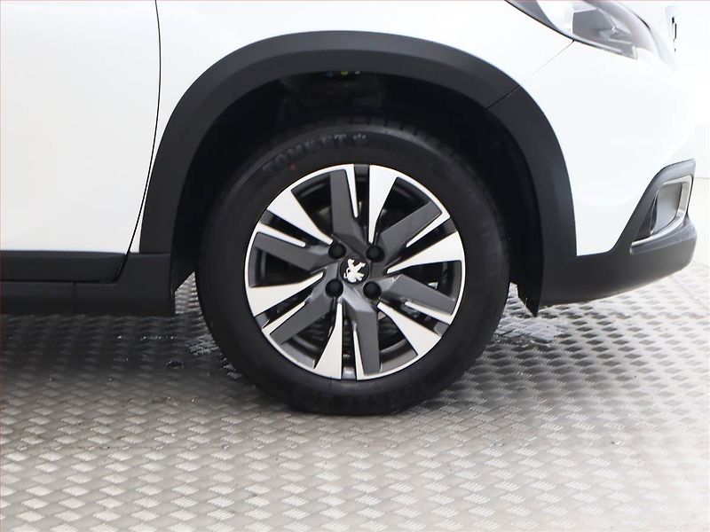 Peugeot 2008 (2019) 1.2 PureTech, Serv.kniha, Kůže - fotka 12 z 17
