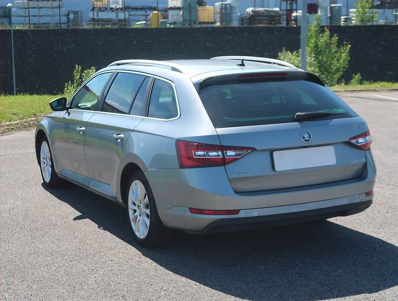 Škoda Superb (2017) 2.0 TDI 4x4, 4X4, Automat - fotka 4 z 14