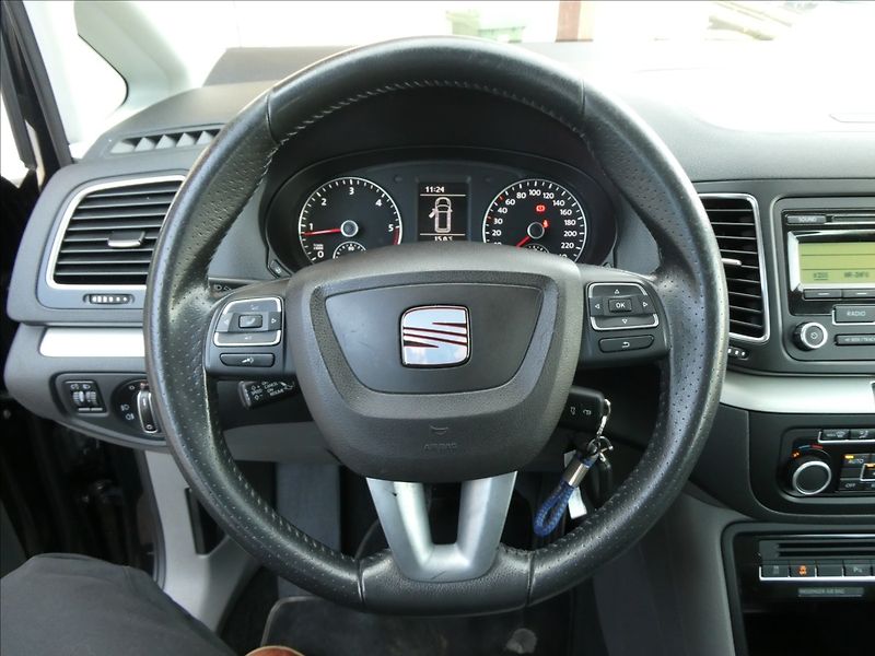 Seat Alhambra 2,0 TDi 103kW 7.míst, serviska - fotka 23 z 39
