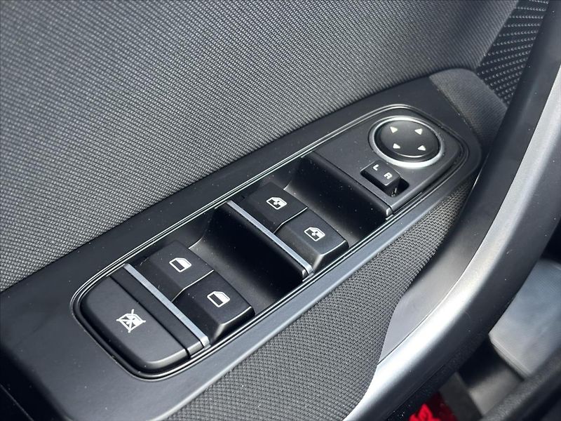 Kia Ceed 1,5 TGDi AT Spin ZÁRUKA KAMERA - fotka 27 z 40