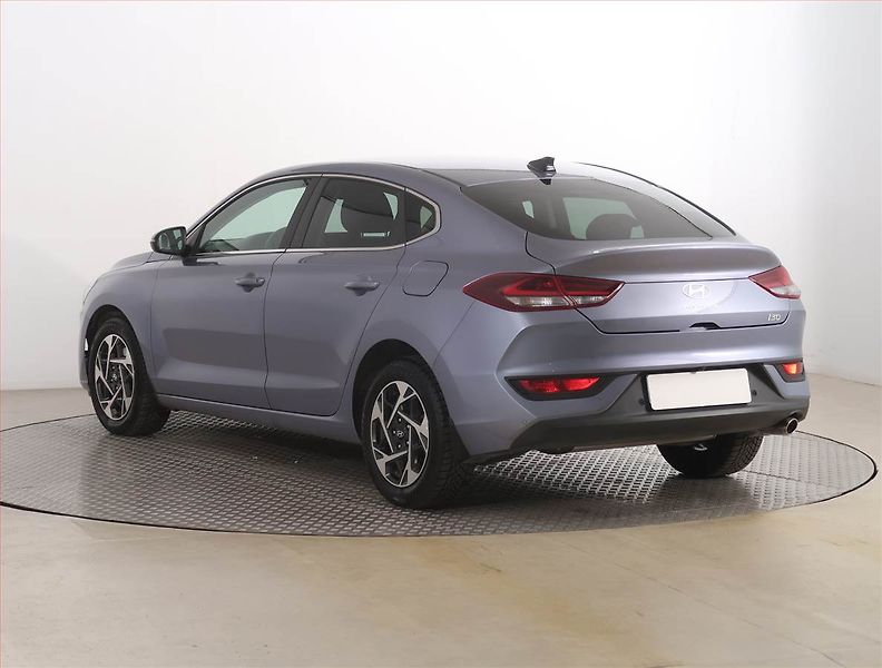 Hyundai i30 (2024) Family 1.5 T-GDI MHEV - fotka 4 z 19