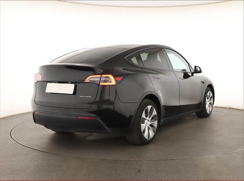 Tesla Model Y (2023) Long Range AWD 79kWh, SoH 92% - fotka 5 z 20