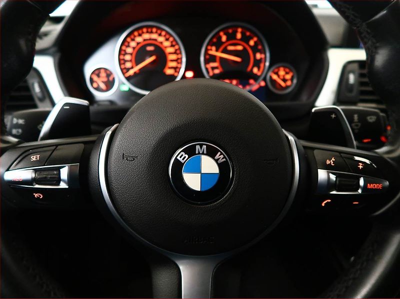 BMW Řada 3 (2013) 320 d, Automat, Serv.kniha - fotka 17 z 19