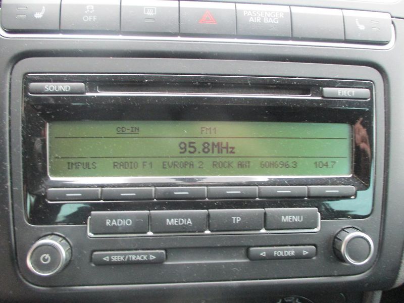 Volkswagen Polo 1.2 TSi KLIMA - fotka 22 z 32