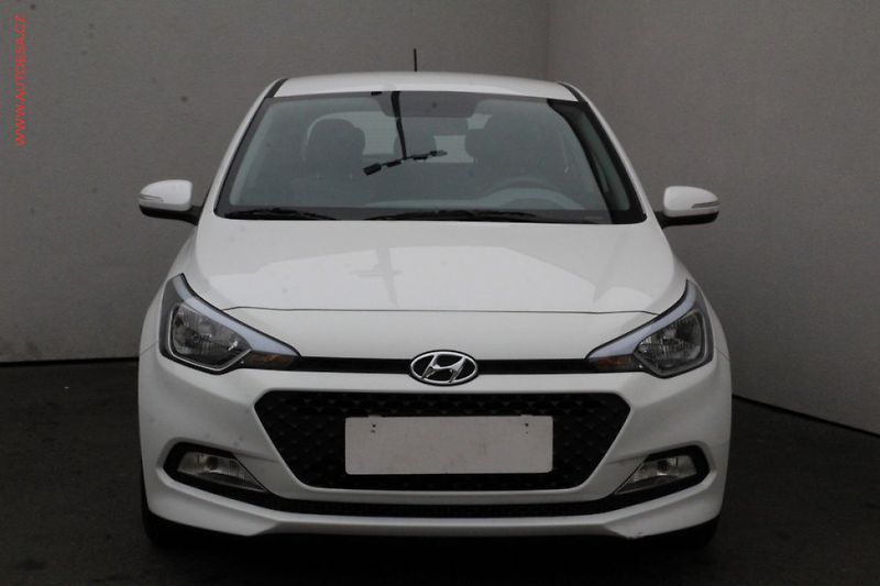Hyundai i20 (2016) 1.0 T-GDI, Passion, navi - fotka 2 z 3