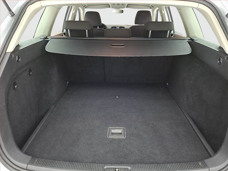 Volkswagen Golf (2010) 1.2 TSI, Tempomat - fotka 13 z 17