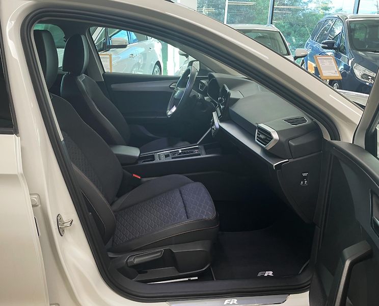 Seat Leon 2.0TDI 110 kW, FR, DSG, ST, ČR - fotka 12 z 27