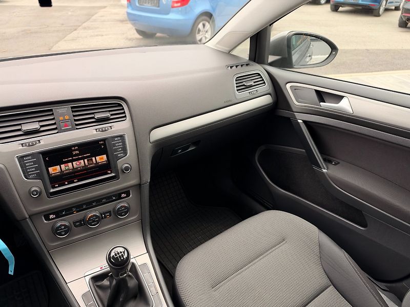 Volkswagen Golf (2015) Variant 1.6TDI 4Motion 81kW - fotka 17 z 37