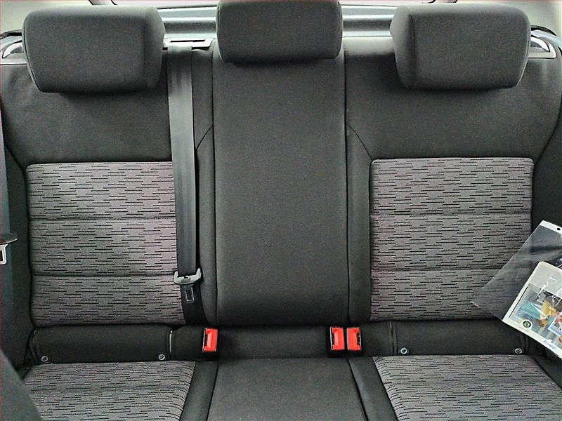 Škoda Octavia (2010) Ambiente 1.6, Serv.kniha - fotka 10 z 13