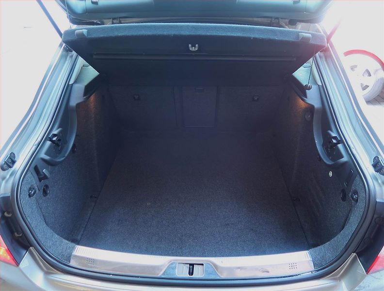 Škoda Superb (2008) 2.0 TDI, Automat, Serv.kniha - fotka 13 z 19