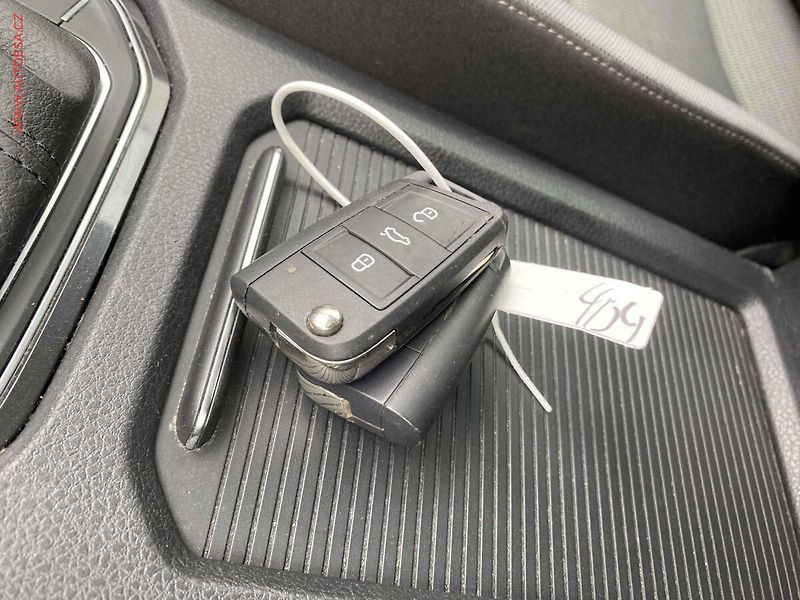 Volkswagen Golf Sportsvan (2018) 1.0 TSi, Comfortline, navi - fotka 16 z 16